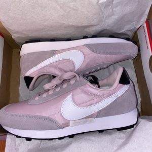 WOMEN'S NIKE DBREAK "BARELY ROSE/SILVER LILAC"